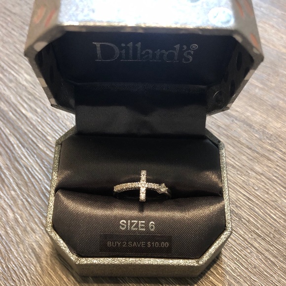 NWT Silver Cubic Zirconia Cross Ring - Picture 3 of 7